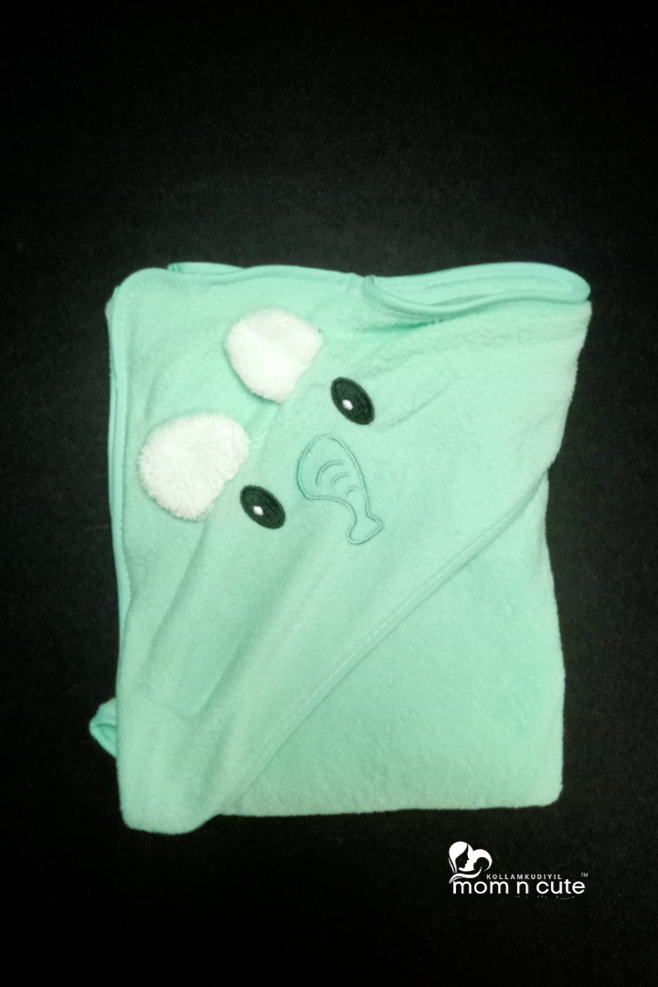 HOODED BLANKET FLEECE