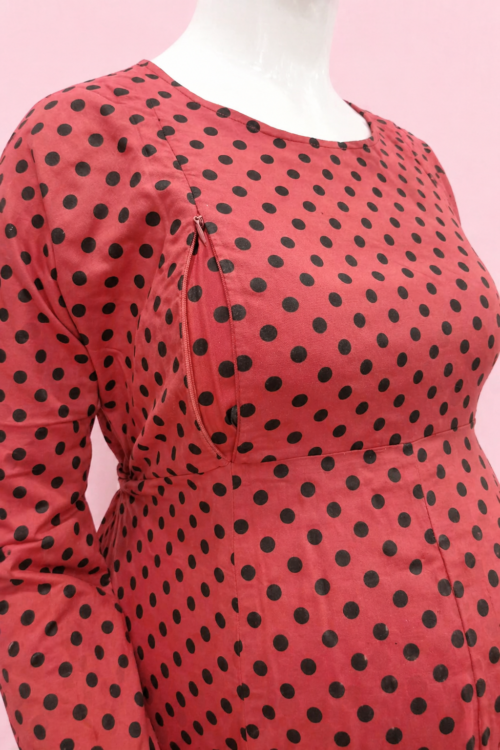 Maternity wear / Pregnancy dress / Feeding wear with side zipper and back tie